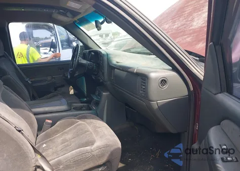 2002 Chevrolet Silverado 1500 Ls z USA, uszkodzony, nr VIN 1GCEK19T72E176388